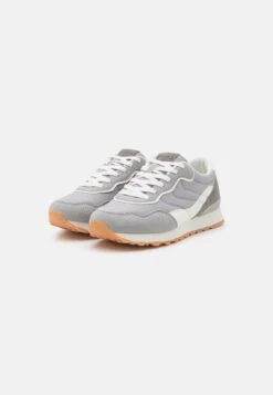 Baskets Basses - Grey -Magasin De Sélection De Chaussures De Mode 0e9f451270c14c13a62329f360d3433e