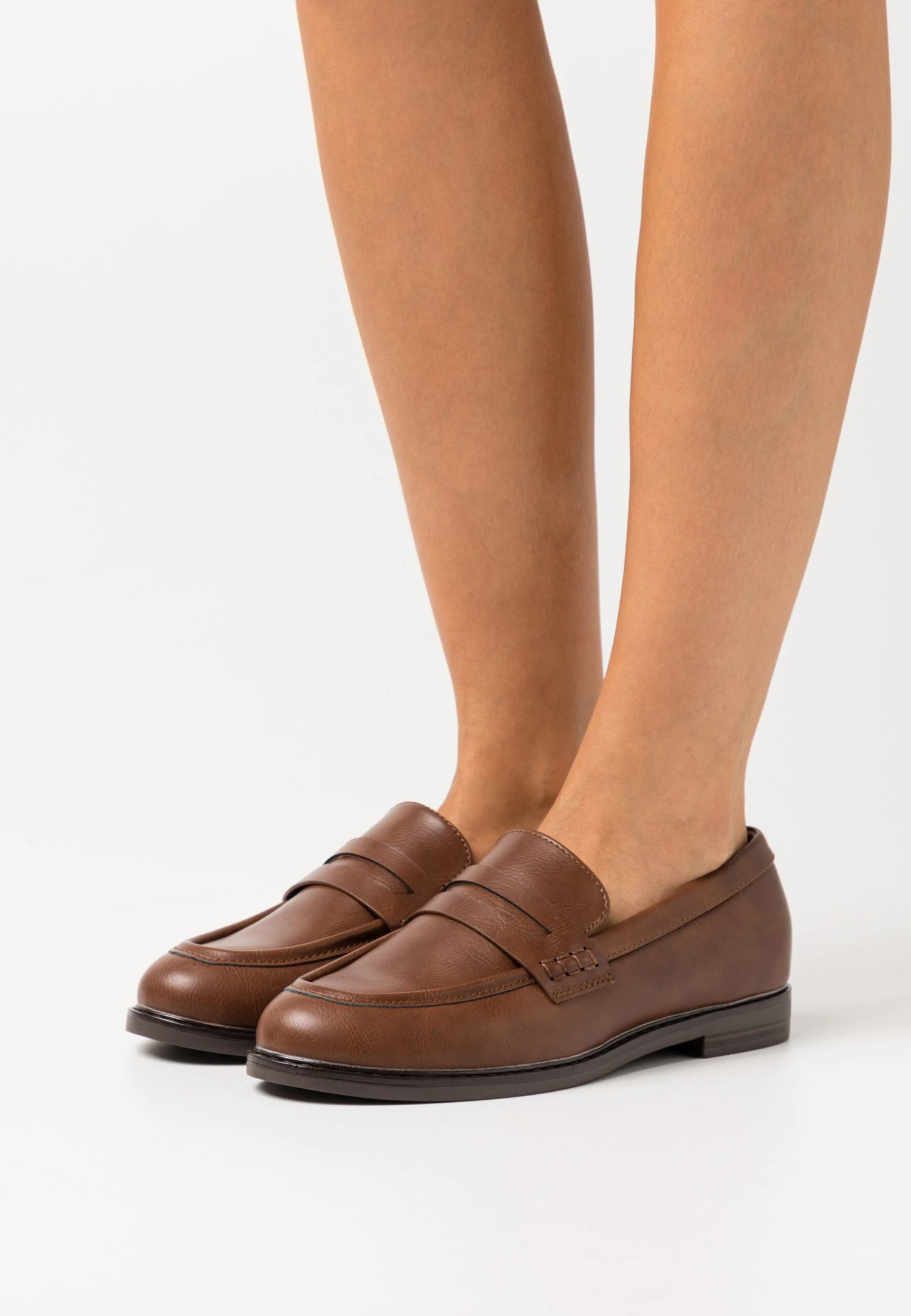 Mocassins - Cognac Mocassins - Cognac -Magasin De Sélection De Chaussures De Mode 43fdf51c8ff64fd8998d6e40e182c9c8 scaled