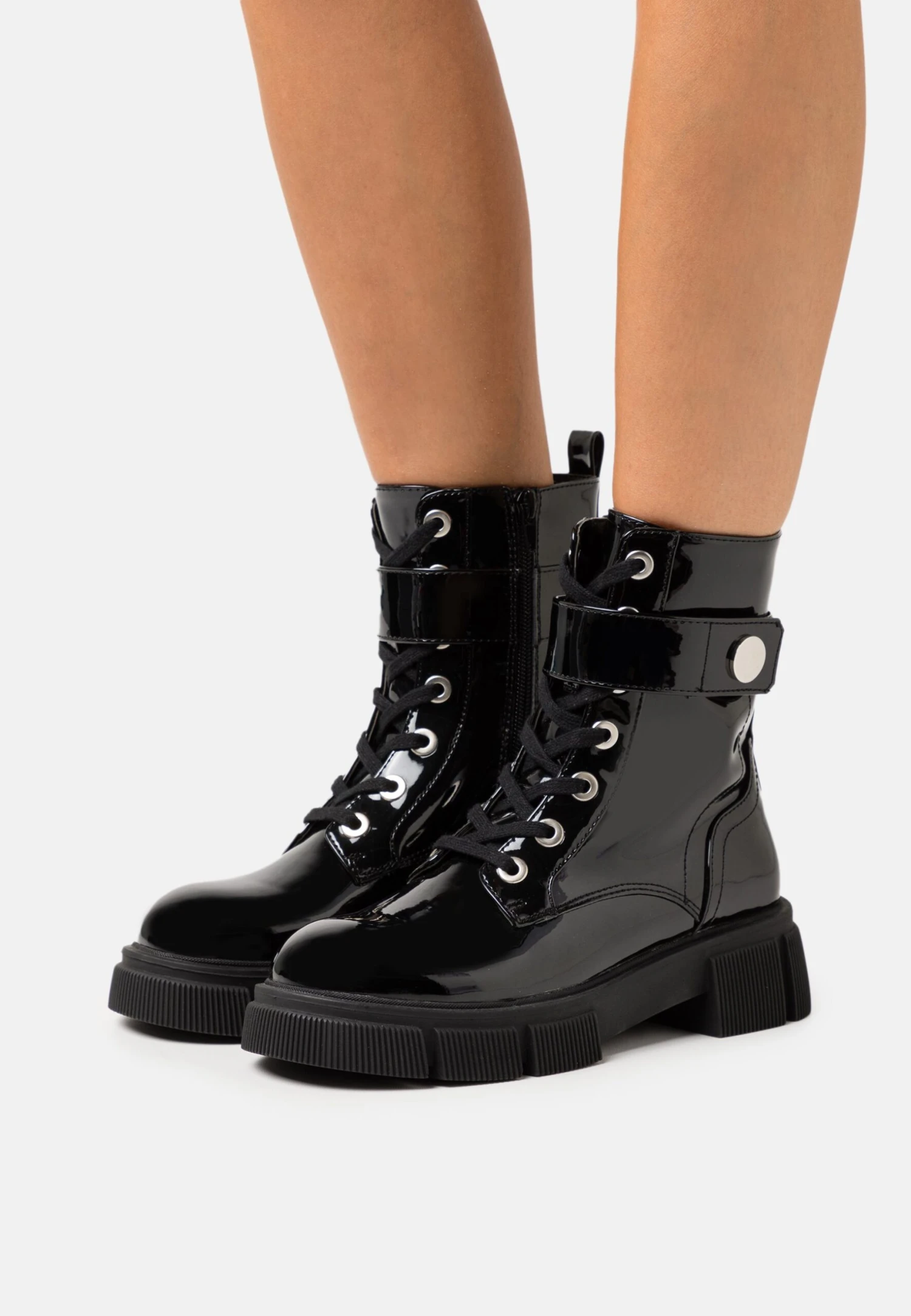 Bottines À Plateau - Black Bottines À Plateau - Black -Magasin De Sélection De Chaussures De Mode 4bcccbb3fcc44aefa1cc38786d589194 scaled