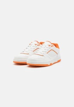 Baskets Basses - White/Orange 4 Baskets Basses - White/Orange -Magasin De Sélection De Chaussures De Mode 942ab1e2a7814729a849f8a453c4132f