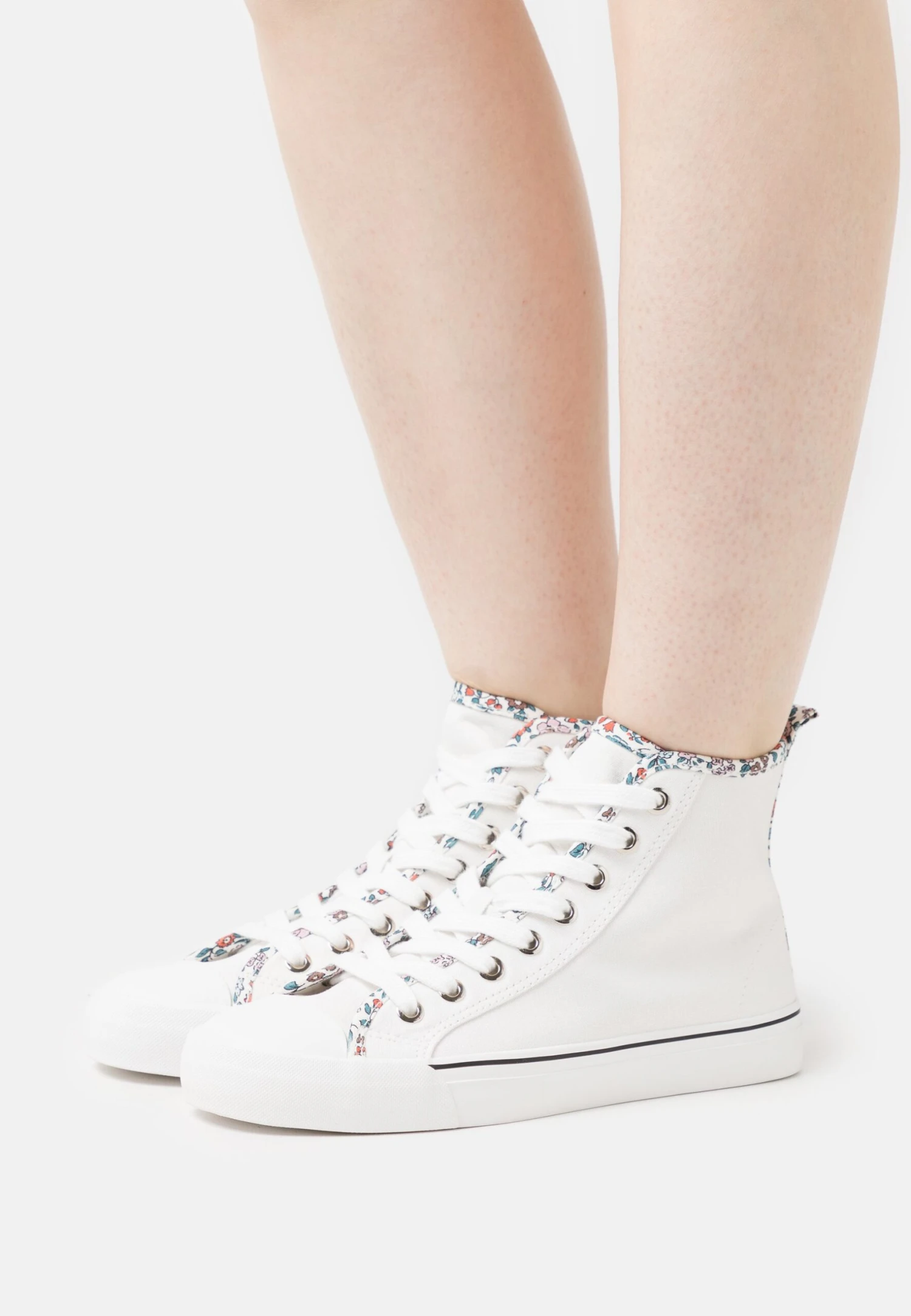 Baskets Montantes - White/Multi-Coloured Anna Field Baskets Montantes - White/Multi-Coloured -Magasin De Sélection De Chaussures De Mode a5e282d5110344a080403092f1c8cf92 scaled