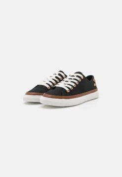 Wide Fit - Baskets Basses - Black -Magasin De Sélection De Chaussures De Mode ba85ab66469c4fd7a30159ace3a0690c